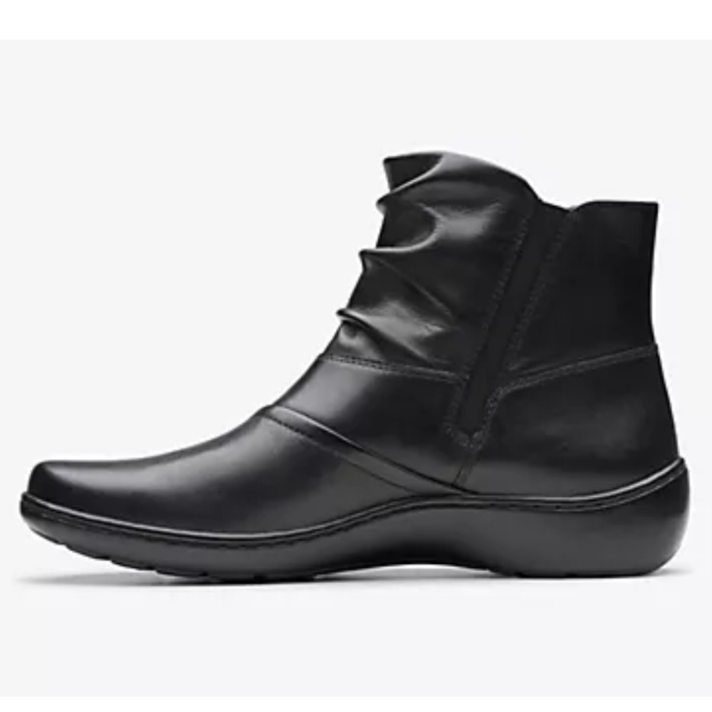 Clarks Cora Pace Bootie NEW IN BOX / SIZE 8.5